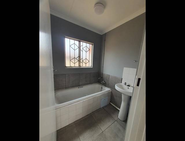 2 BEDROOM HOUSE FOR SALE IN BIRCH ACRES